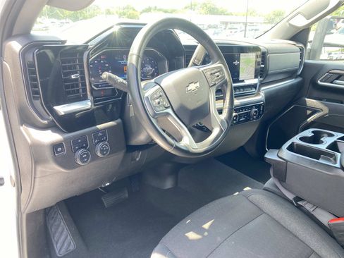 Used 2025 Chevrolet Silverado 2500 LT w/ Convenience Package AWD/4WD image 21