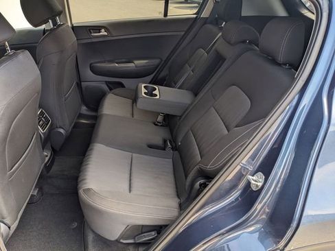 Used 2022 Kia Sportage LX image 8