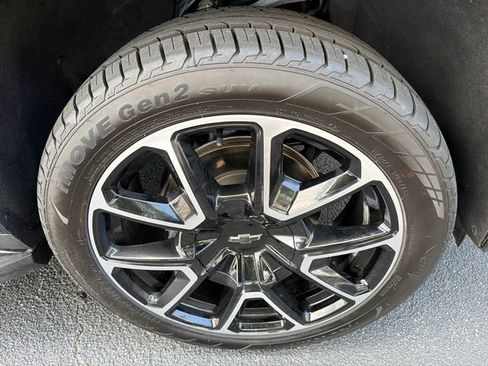 Used 2021 Chevrolet Tahoe RST RWD image 12