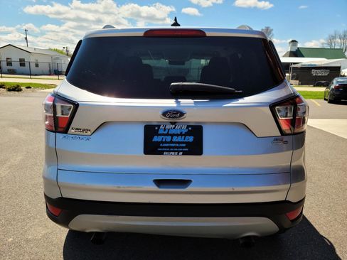 Used 2018 Ford Escape SE w/ SE Sync 3 Package AWD/4WD image 5