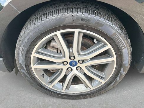 Used 2022 Ford Edge Titanium AWD/4WD image 12