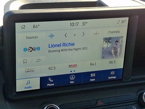 Certified 2024 Ford Maverick Lariat w/ Black Appearance Package image 18