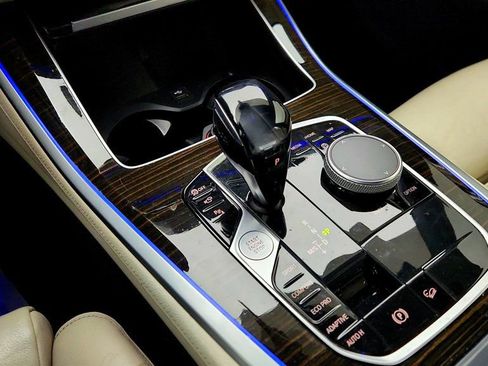 Used 2021 BMW X5 xDrive40i w/ M Sport Package image 17