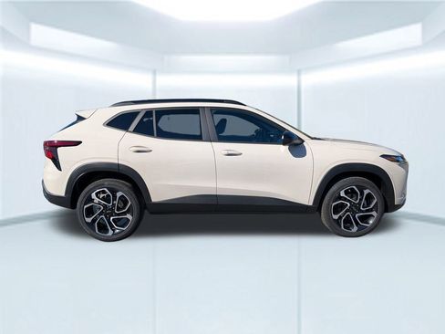 New 2026 Chevrolet Trax RS w/ Driver Confidence Package image 7