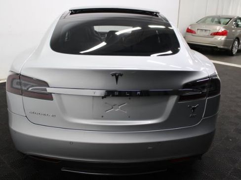 Used 2015 Tesla Model S 85 RWD image 8