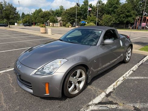 Used 2008 Nissan 350Z Touring RWD image 21