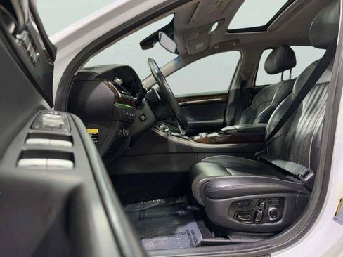 Used 2019 Genesis G90 5.0 Ultimate RWD image 40