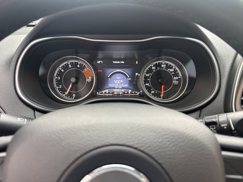 Used 2019 Jeep Cherokee Trailhawk AWD/4WD image 21