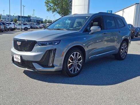 Used 2024 Cadillac XT6 Sport w/ Platinum Package AWD/4WD image 3