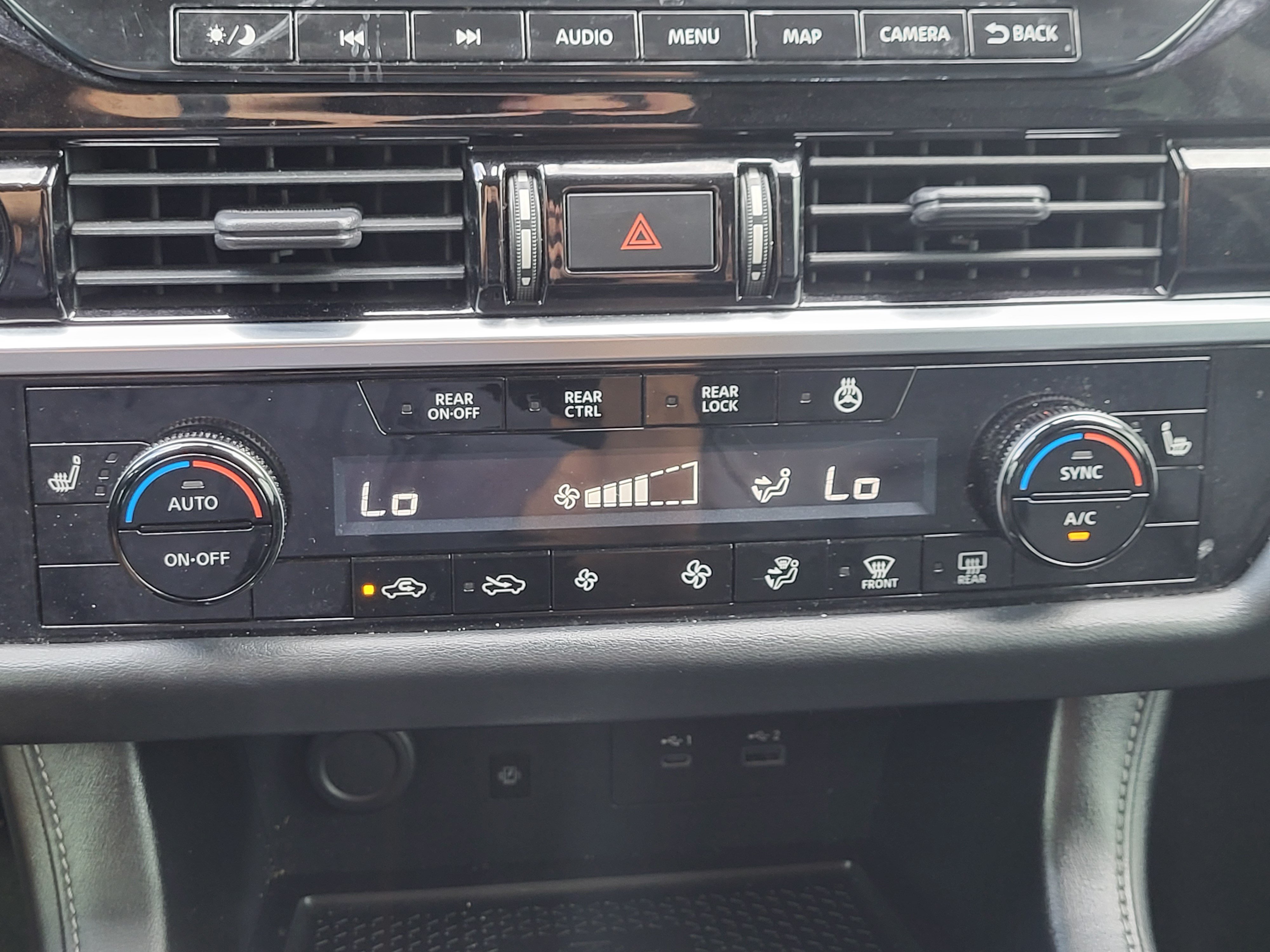 Used 2024 Toyota RAV4 LE AWD/4WD image 15