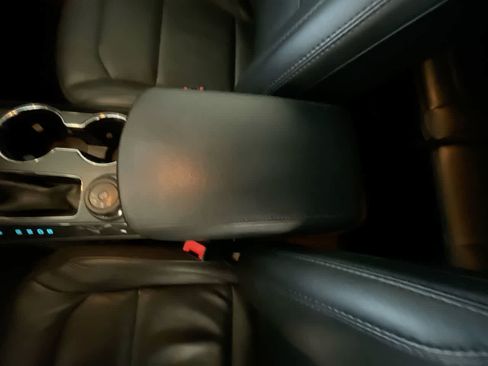 Used 2017 Ford Explorer XLT w/ Equipment Group 202A image 21