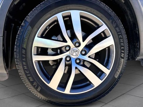 Used 2016 Honda Pilot Touring image 10