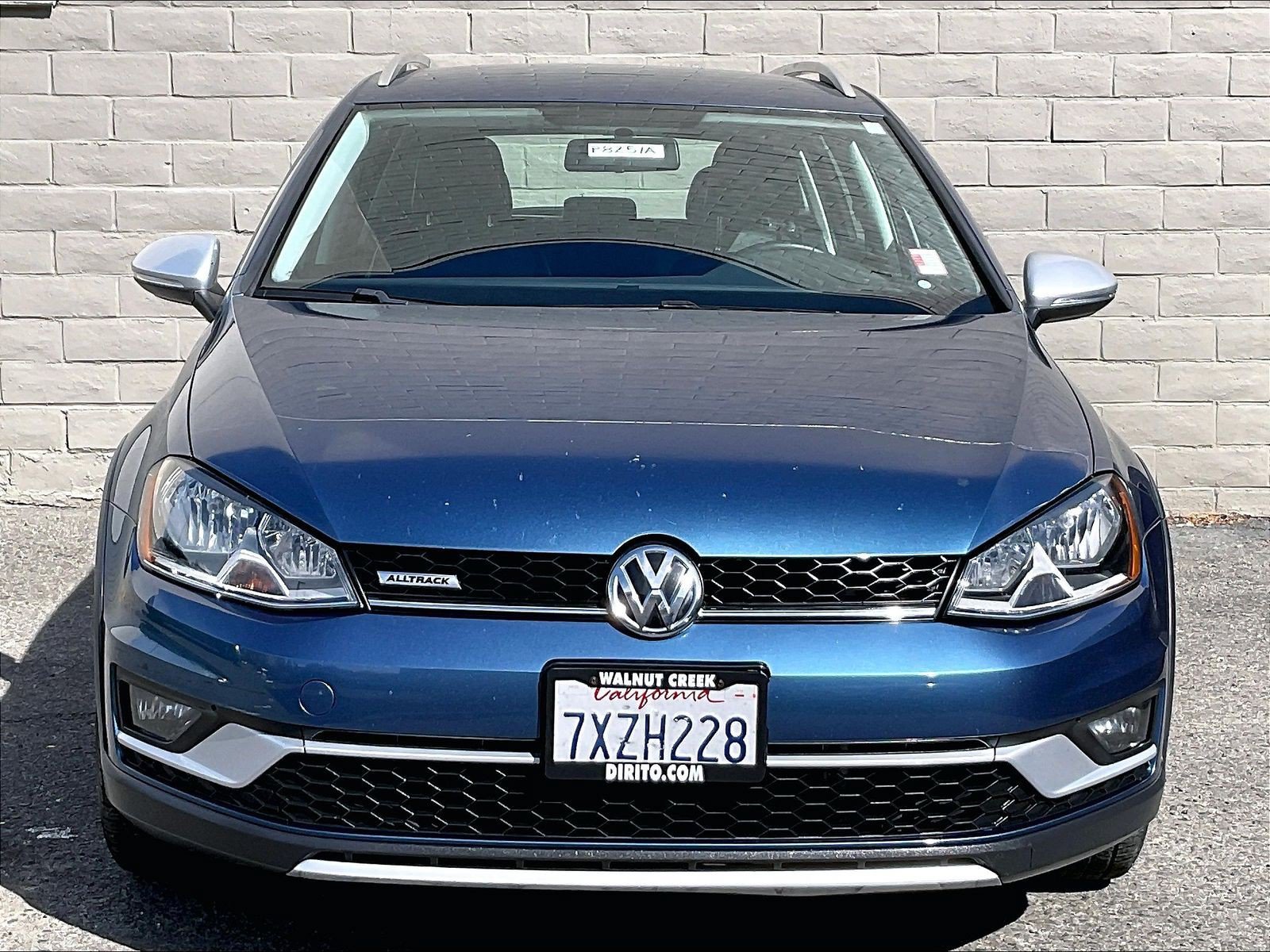 Used 2017 Volkswagen Golf Alltrack S AWD/4WD image 2