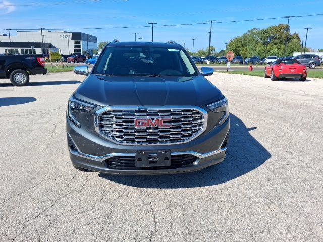 Used 2020 GMC Terrain Denali w/ Denali Premium Package AWD/4WD image 2