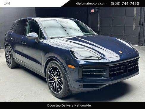 Used 2024 Porsche Cayenne S image 8
