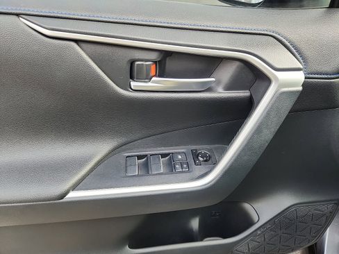 Used 2019 Toyota RAV4 XSE image 15
