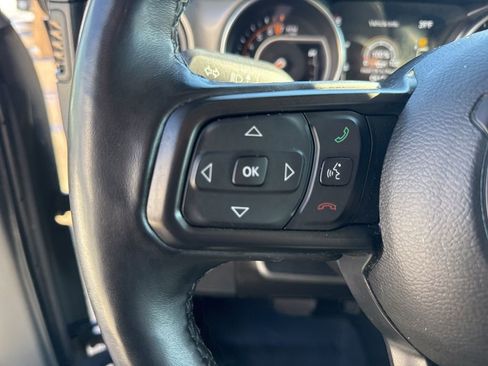 Used 2022 Jeep Gladiator Willys image 15