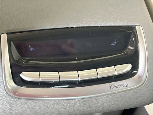 Used 2024 Cadillac XT6 Premium Luxury w/ Technology Package FWD image 27