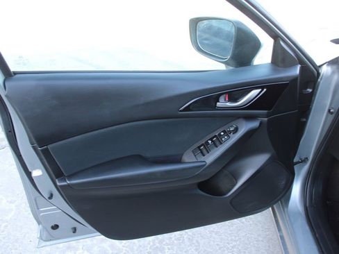 Used 2014 MAZDA MAZDA3 i Sport image 17