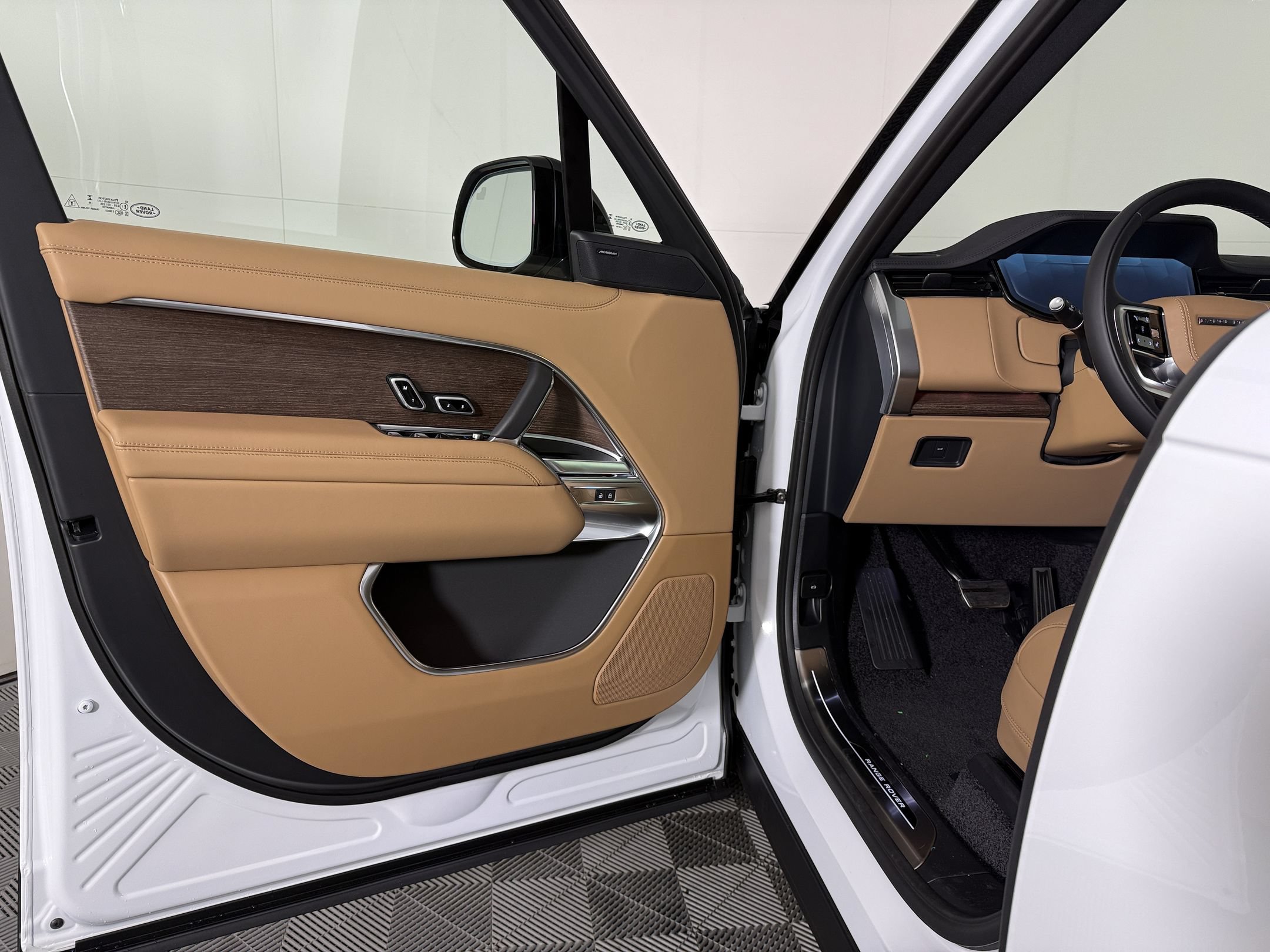 New 2027 Land Rover Range Rover SE AWD/4WD image 5