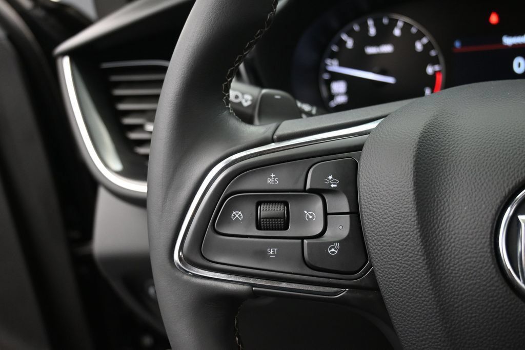 Used 2022 Buick Envision Preferred FWD image 2