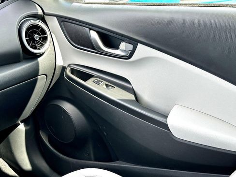 Used 2023 Hyundai Kona SEL w/ Convenience Package image 29