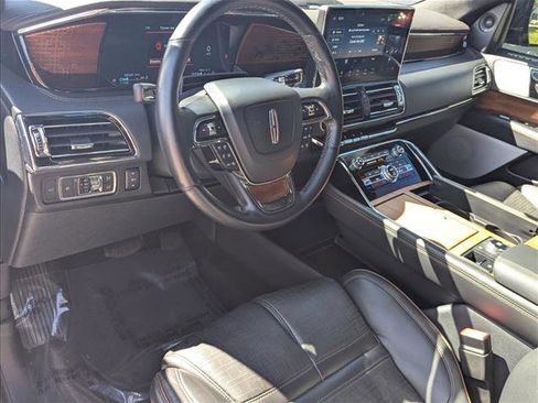Used 2022 Lincoln Navigator Black Label image 10