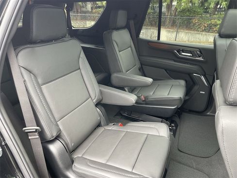 New 2026 GMC Yukon Denali w/ Sun & Power Step Package image 28