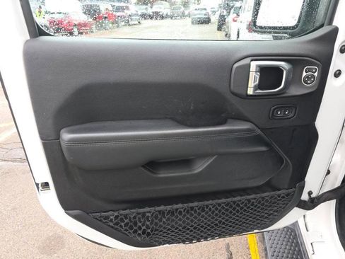Used 2020 Jeep Wrangler Unlimited Sahara AWD/4WD image 8