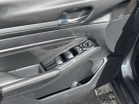 Used 2021 Nissan Altima 2.5 SV FWD image 10