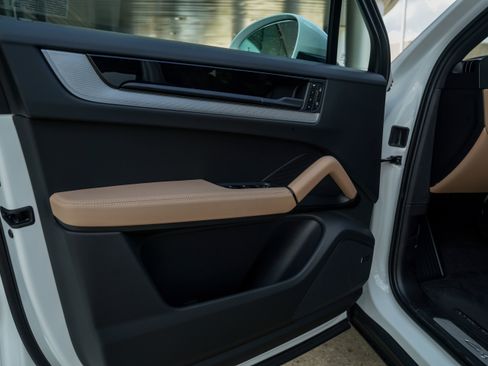 New 2026 Porsche Cayenne E-Hybrid image 16