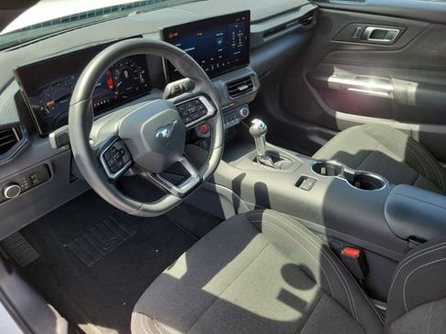 Used 2025 Ford Mustang Coupe RWD image 11