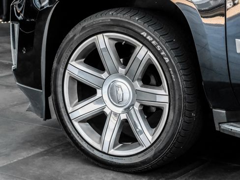 Used 2020 Cadillac Escalade ESV Luxury RWD image 67