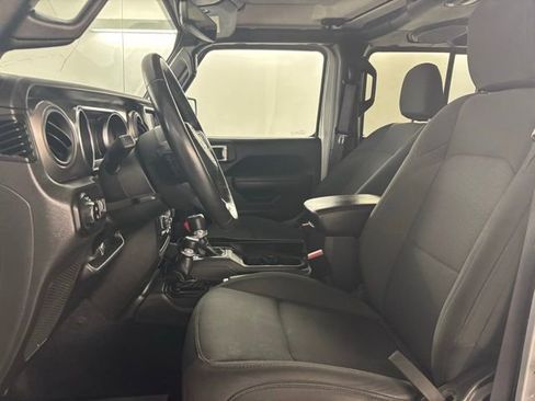 Used 2022 Jeep Gladiator Sport AWD/4WD image 15