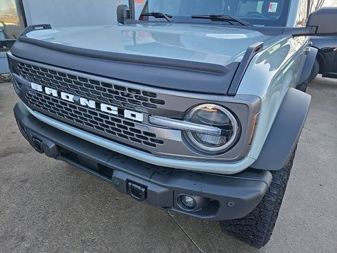 Used 2023 Ford Bronco Badlands w/ Sasquatch Package image 17