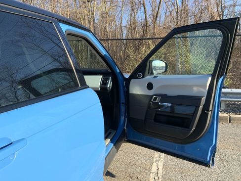 Certified 2022 Land Rover Range Rover Sport SVR image 17