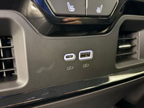 Used 2025 Chevrolet Silverado 1500 ZR2 w/ Technology Package image 39