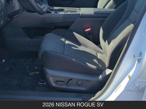 Used 2026 Nissan Rogue SV FWD image 15