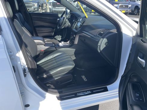 Used 2015 Chrysler 300 S image 28