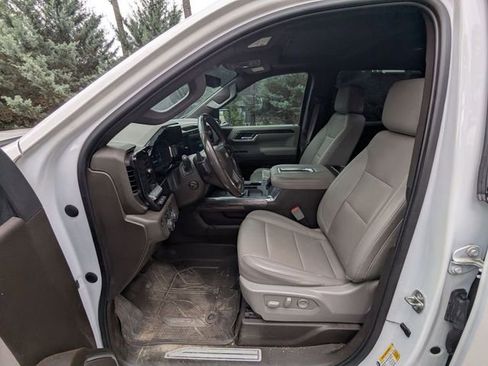 Used 2022 Chevrolet Silverado 1500 LTZ w/ LTZ Premium Package AWD/4WD image 9