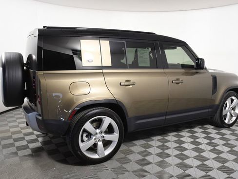 Used 2020 Land Rover Defender 110 First Edition image 7