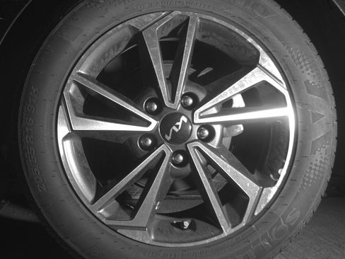 Used 2024 Kia Forte LXS image 19