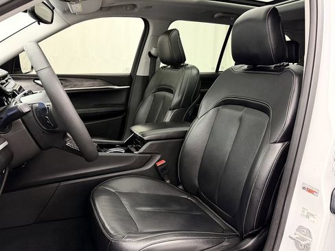 Used 2022 Jeep Grand Cherokee Limited 4xe image 11