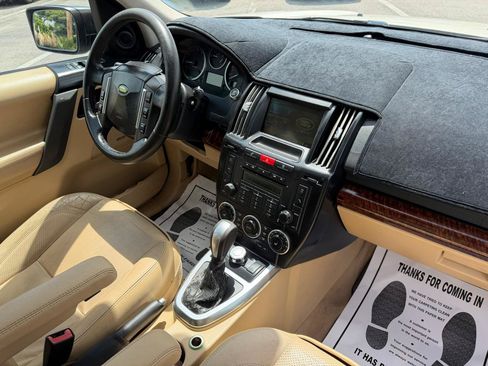Used 2008 Land Rover LR2 HSE AWD/4WD image 9