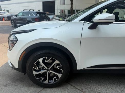 Certified 2025 Kia Sportage EX AWD/4WD image 8