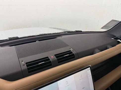 New 2026 Land Rover Defender 130 X-Dynamic SE image 33