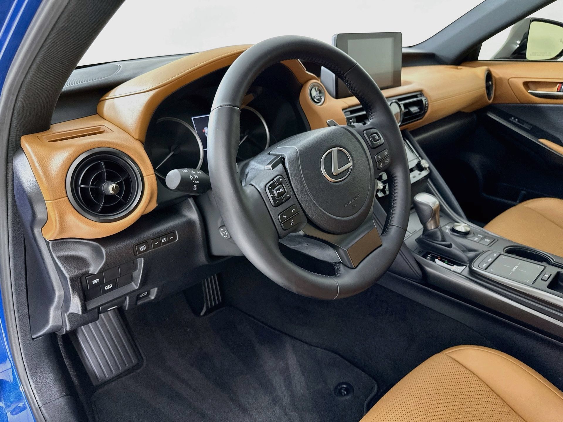 Used 2023 Lexus IS 300 w/ Premium Package RWD image 10