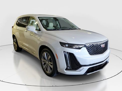 New 2025 Cadillac XT6 Premium Luxury image 2