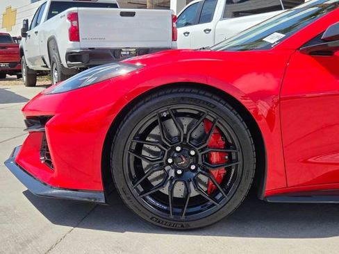 Certified 2023 Chevrolet Corvette Z06 w/ Stealth Interior Trim Package RWD image 9