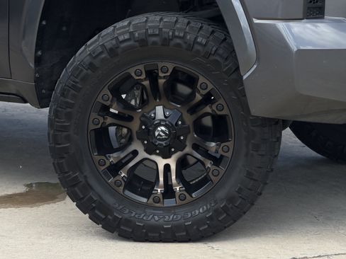 Used 2022 Toyota Tundra Capstone AWD/4WD image 3